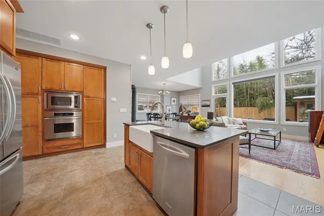 $800,000 | 6916 Amherst Avenue, University City, MO 63130