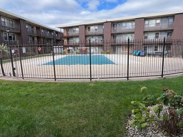 9614 West Higgins Road, Unit 2I Rosemont, IL 60018 - Photo 18 of 21 Gallery Image 18