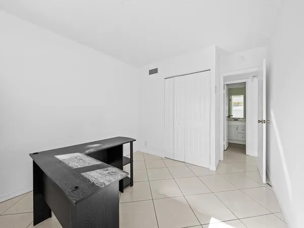 $2,200 | 1 Jacaranda Country Club Drive, Unit 202, Plantation, FL 33324