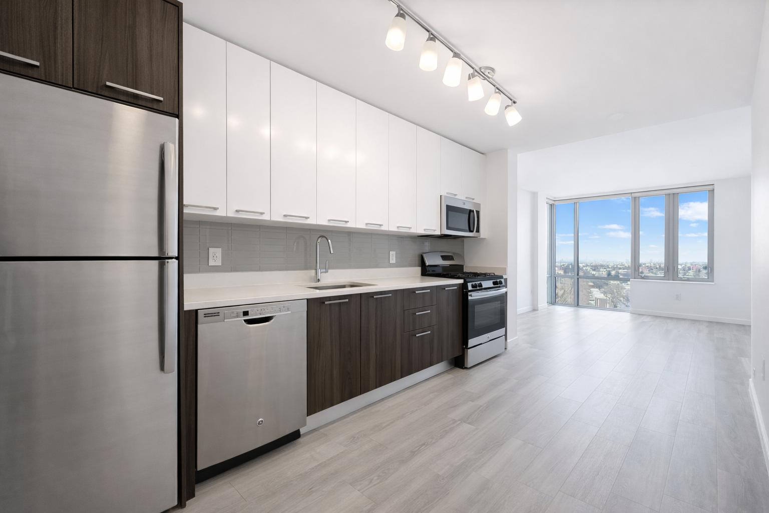 1524 Sheepshead Bay Road, Unit 14H Brooklyn, NY 11235 - Photo 3 of 24 Photo 3