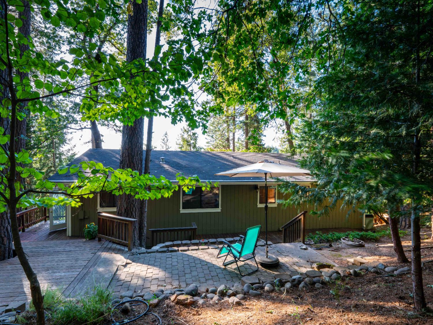 11419 Sunset Place Grass Valley, CA 95949 - Photo 19 of 47 a garden with a patio