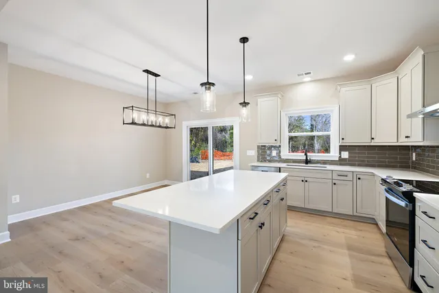 $724,900 | 8014 Sherbeyn Road, Goldvein, VA 22720