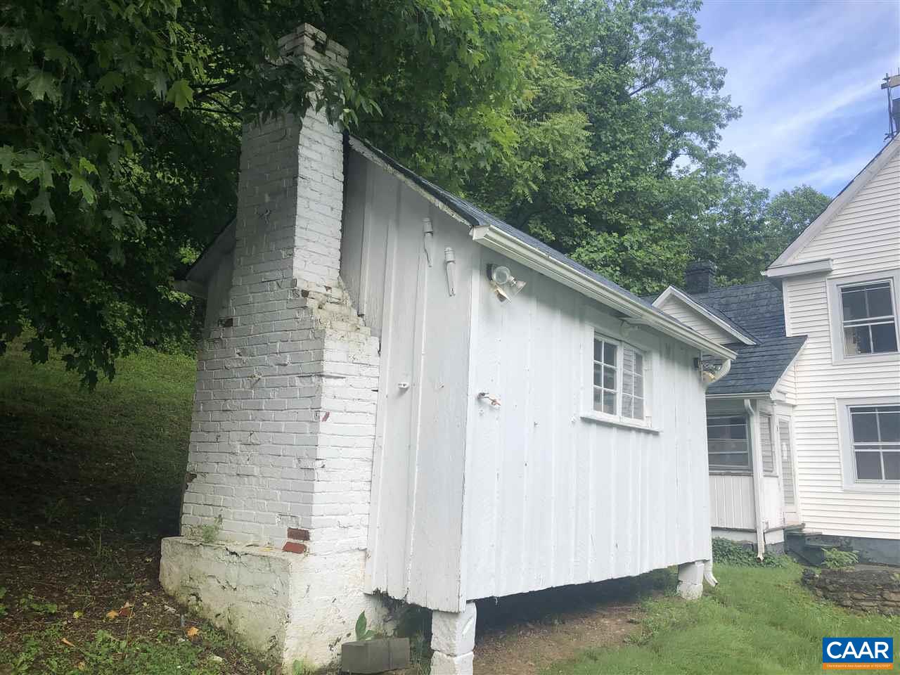 2771 Beech Grove Road Roseland, VA 22967 - Photo 15 of 31 a backyard of a house