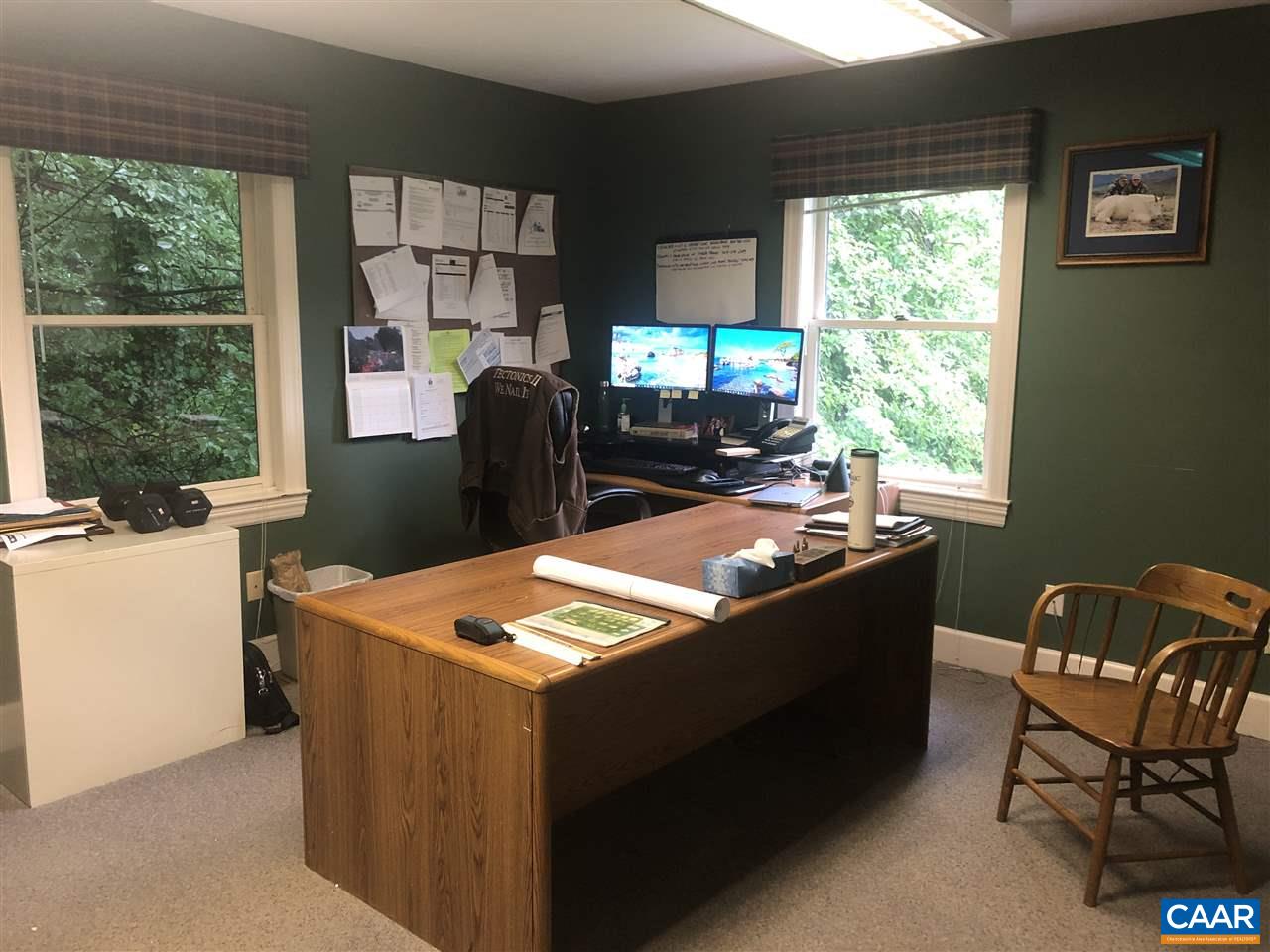 2771 Beech Grove Road Roseland, VA 22967 - Photo 20 of 31 a room with furniture and window