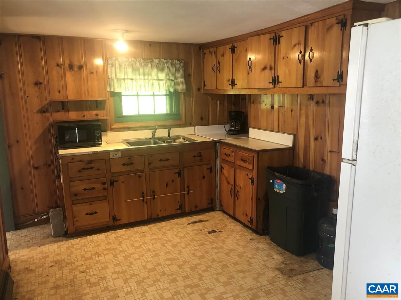 2771 Beech Grove Road Roseland, VA 22967 - Photo 8 of 31