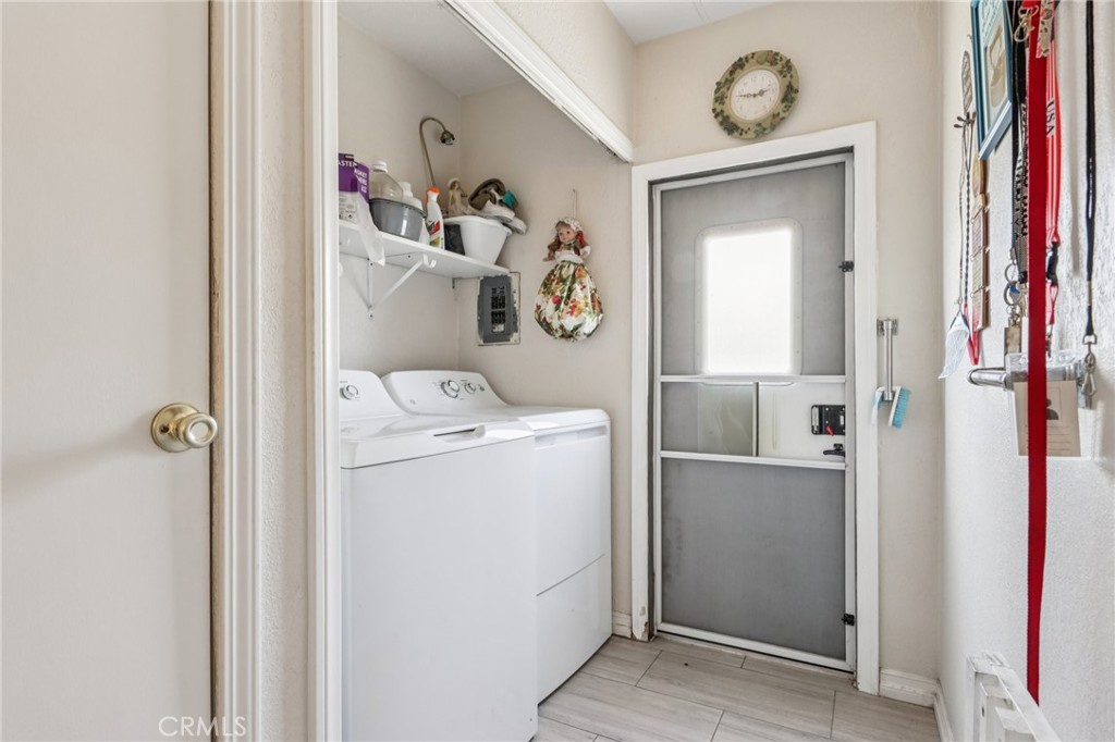 3700 Buchanan Street, Unit 28 Riverside, CA 92503 - Photo 19 of 35 a utility room with dryer and washer