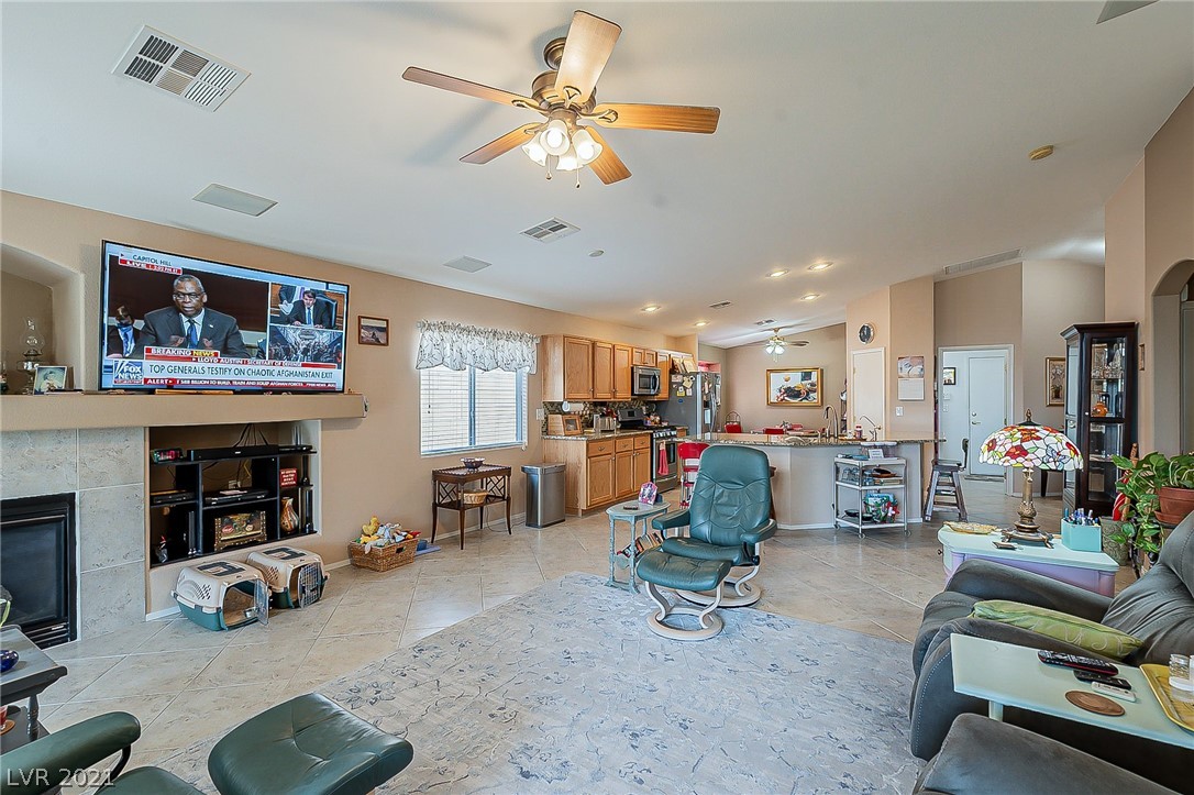 4537 Silverwind Road North Las Vegas, NV 89031 - Photo 4 of 29 Gallery Image 4