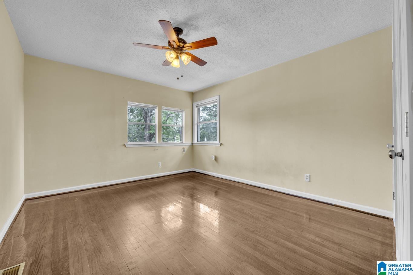3240 Armstrong Loop Hayden, AL 35079 - Photo 19 of 33