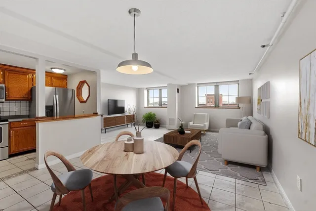 a view of livingroom with furniture
