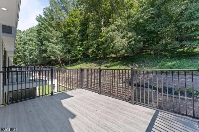 $1,349,000 | 188 Broadway, Unit 2, Woodcliff Lake, NJ 07677