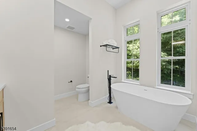 $1,349,000 | 188 Broadway, Unit 2, Woodcliff Lake, NJ 07677