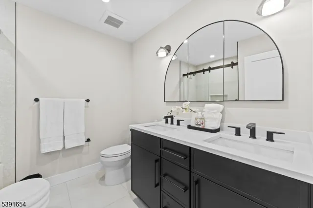 $1,349,000 | 188 Broadway, Unit 2, Woodcliff Lake, NJ 07677