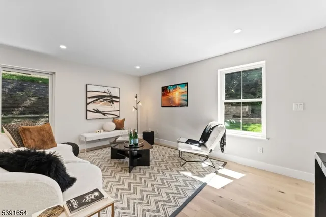 $1,349,000 | 188 Broadway, Unit 2, Woodcliff Lake, NJ 07677