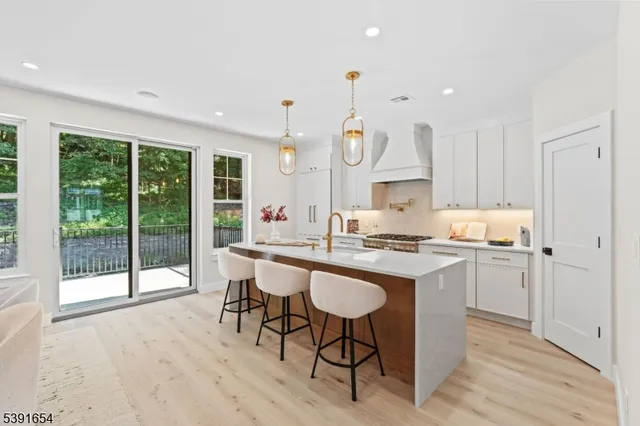 $1,349,000 | 188 Broadway, Unit 2, Woodcliff Lake, NJ 07677