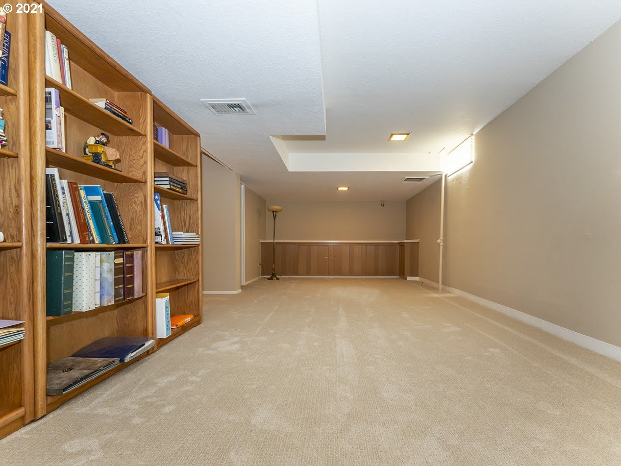 6768 Southwest Bancroft Way Portland, OR 97225 - Photo 27 of 32 Family Room