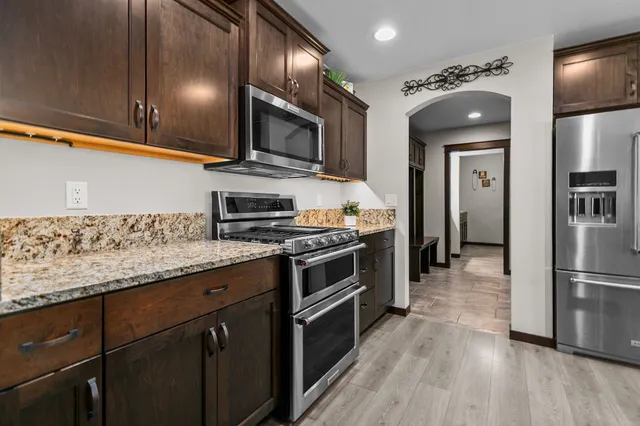 $485,000 | 2712 West Fallen Oak Drive, Appleton, WI 54913