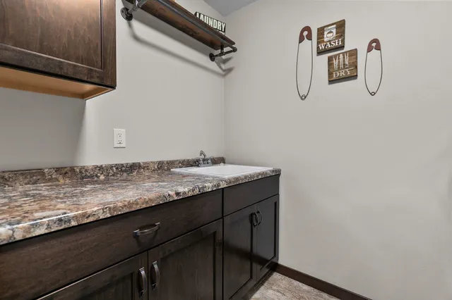 $485,000 | 2712 West Fallen Oak Drive, Appleton, WI 54913