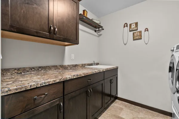 $485,000 | 2712 West Fallen Oak Drive, Appleton, WI 54913