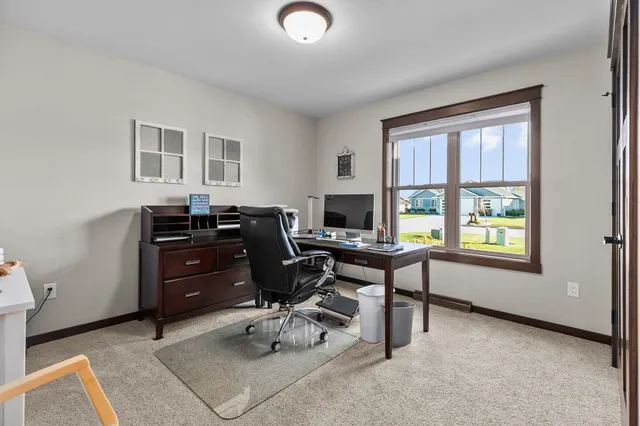 $485,000 | 2712 West Fallen Oak Drive, Appleton, WI 54913