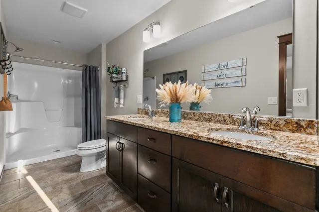 $485,000 | 2712 West Fallen Oak Drive, Appleton, WI 54913