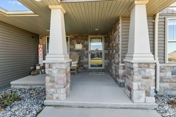 $485,000 | 2712 West Fallen Oak Drive, Appleton, WI 54913