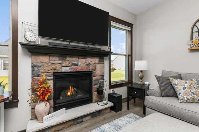 $485,000 | 2712 West Fallen Oak Drive, Appleton, WI 54913