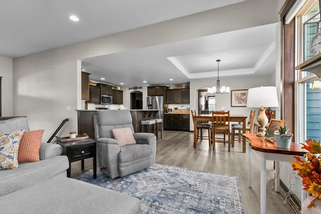 $485,000 | 2712 West Fallen Oak Drive, Appleton, WI 54913