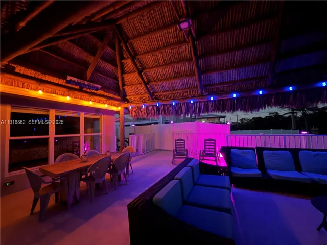 $2,069,000 | 1733 Sunrise Drive, Big Pine Key, FL 33043