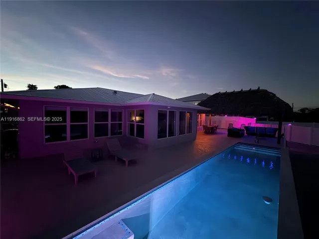 $2,069,000 | 1733 Sunrise Drive, Big Pine Key, FL 33043