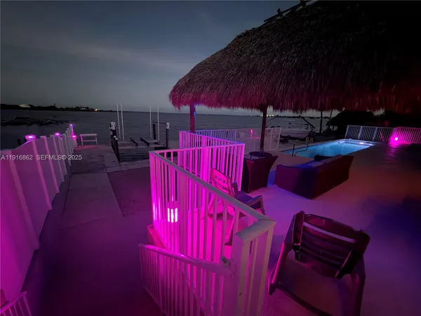 $2,069,000 | 1733 Sunrise Drive, Big Pine Key, FL 33043