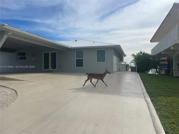 $2,069,000 | 1733 Sunrise Drive, Big Pine Key, FL 33043