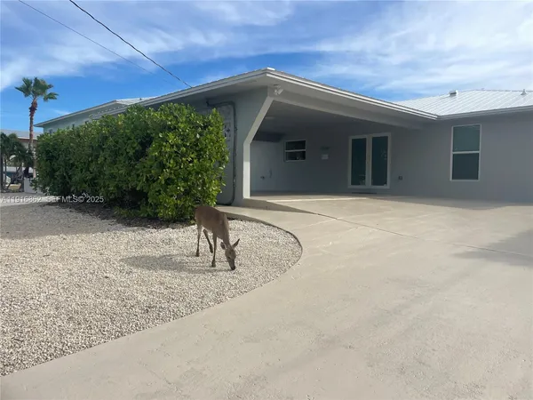 $2,069,000 | 1733 Sunrise Drive, Big Pine Key, FL 33043