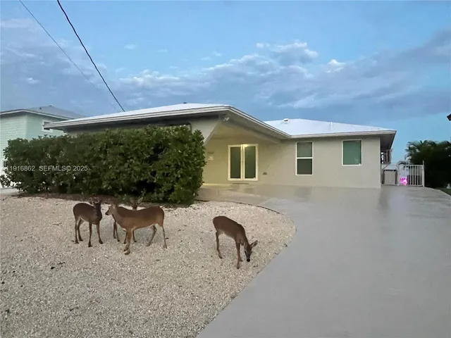 $2,069,000 | 1733 Sunrise Drive, Big Pine Key, FL 33043