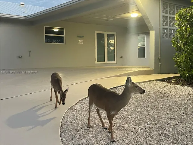 $2,069,000 | 1733 Sunrise Drive, Big Pine Key, FL 33043