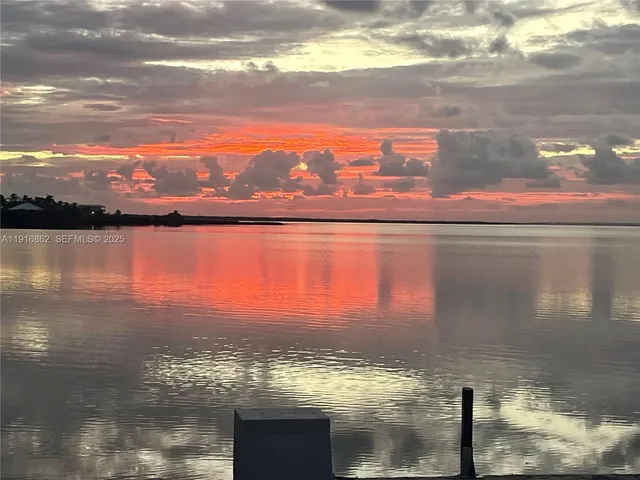 $2,069,000 | 1733 Sunrise Drive, Big Pine Key, FL 33043