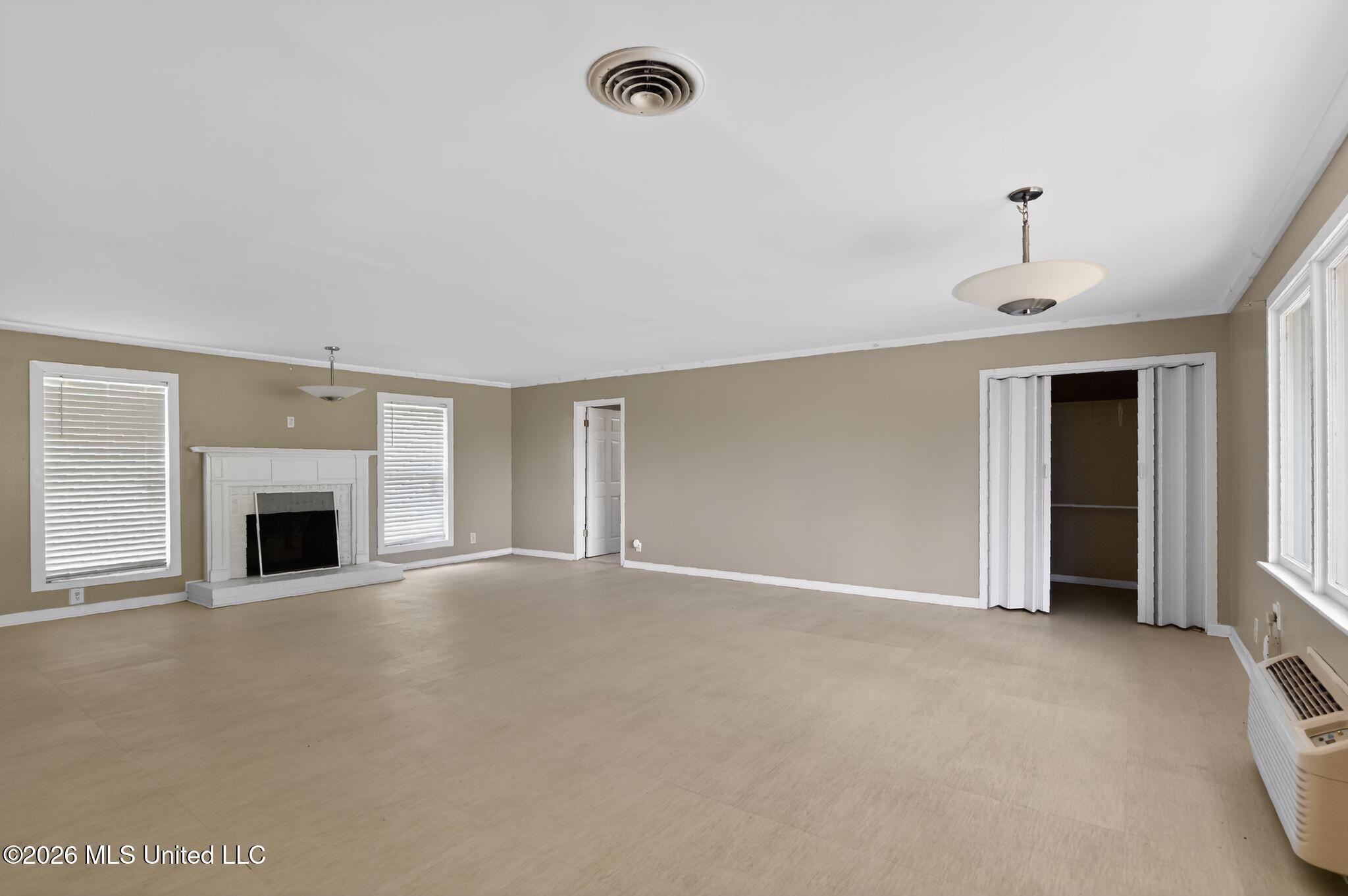 20 Covington Road Columbus, MS 39705 - Photo 14 of 30 14_20_Covington_Road_Columbus_MS_39705-L