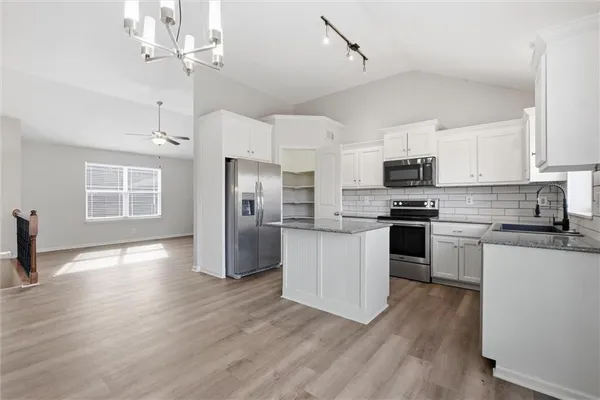 $325,000 | 406 Timbercreek Drive, Belton, MO 64012