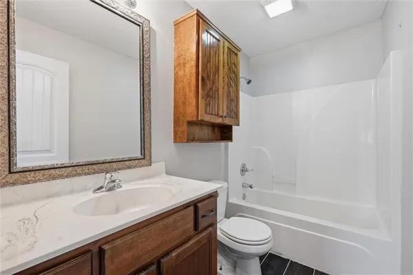 $325,000 | 406 Timbercreek Drive, Belton, MO 64012