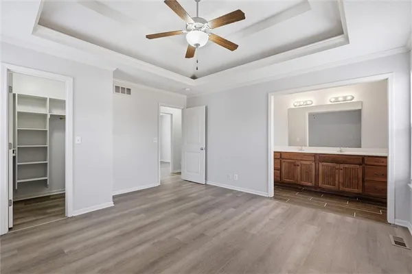 $325,000 | 406 Timbercreek Drive, Belton, MO 64012