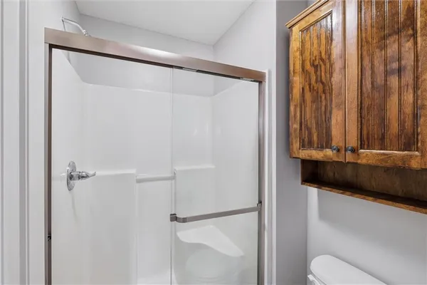 $325,000 | 406 Timbercreek Drive, Belton, MO 64012