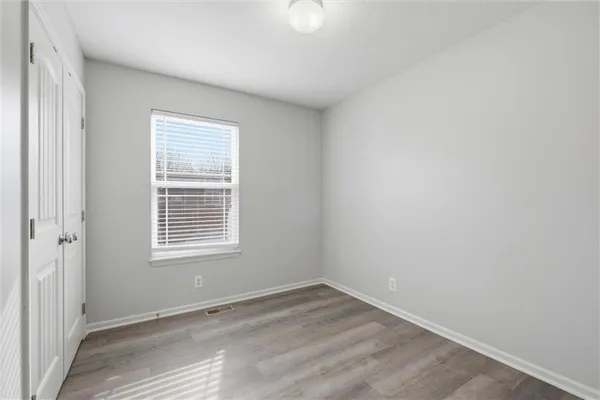 $325,000 | 406 Timbercreek Drive, Belton, MO 64012