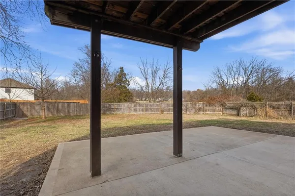 $325,000 | 406 Timbercreek Drive, Belton, MO 64012