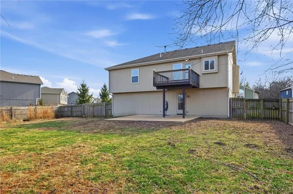 $325,000 | 406 Timbercreek Drive, Belton, MO 64012