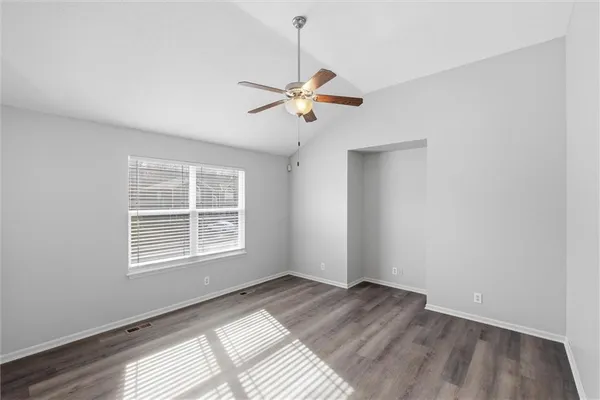 $325,000 | 406 Timbercreek Drive, Belton, MO 64012