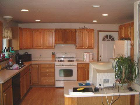 11291 29 Mile Road Washington, MI 48095 - Photo 4 of 12 939654-3.JPG