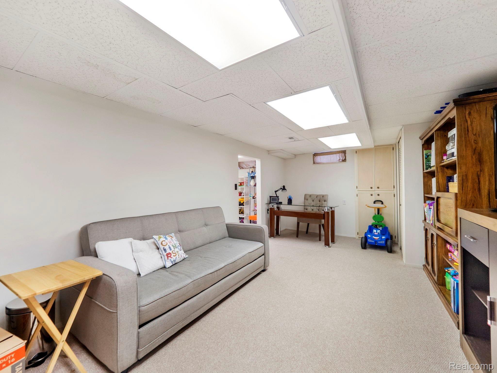 1748 Grandview Drive Rochester, MI 48306 - Photo 39 of 48 16-web-or-mls-P1966162.jpg
