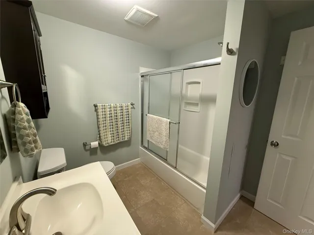 $2,100 | 1008 McIntosh Place, Unit 10H, Newburgh, NY 12550