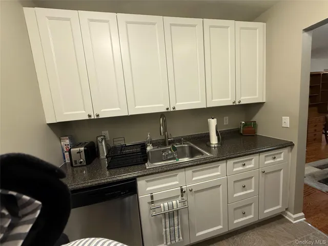 $2,100 | 1008 McIntosh Place, Unit 10H, Newburgh, NY 12550