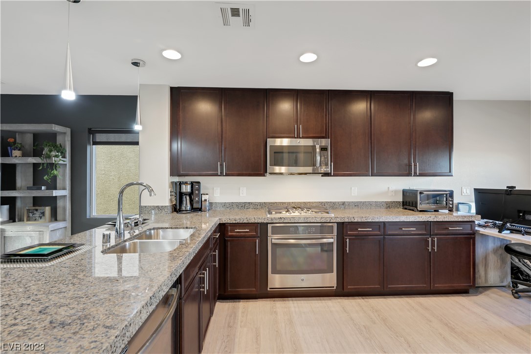 3928 Total Eclipse Street Las Vegas, NV 89129 - Photo 11 of 38