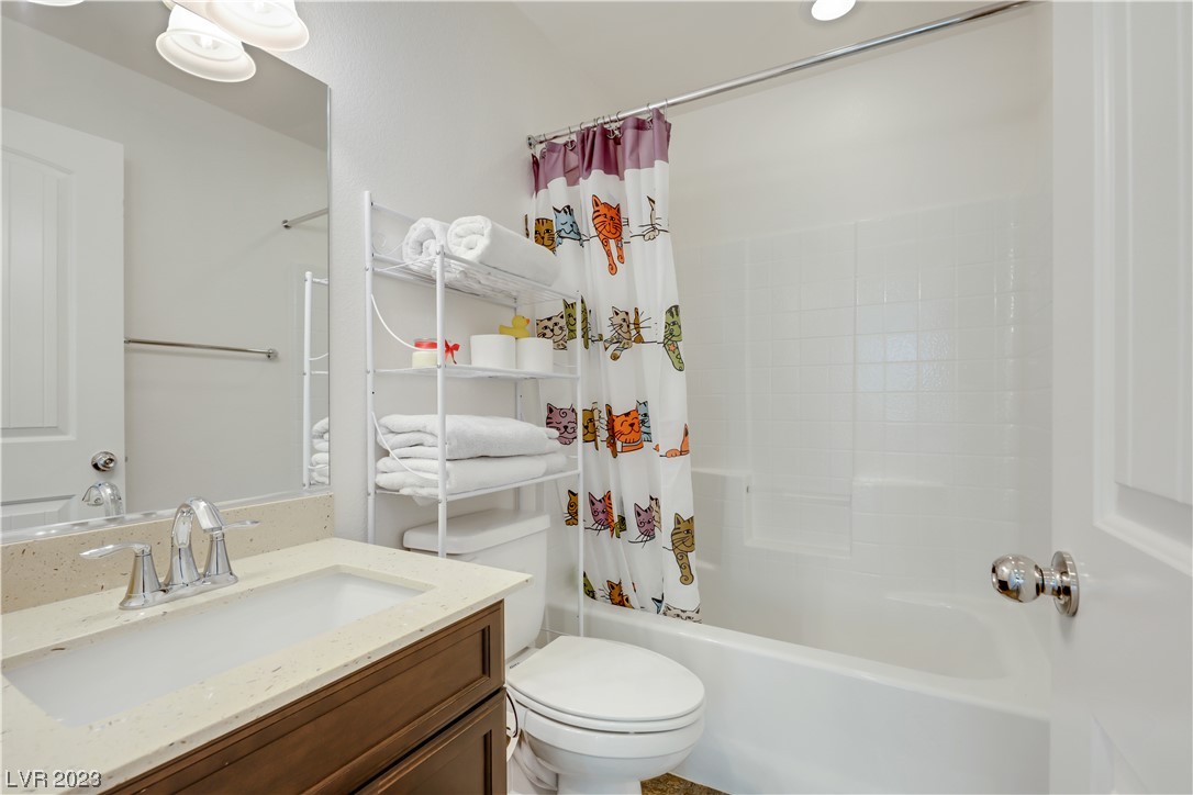 3928 Total Eclipse Street Las Vegas, NV 89129 - Photo 19 of 38 2nd floor bath